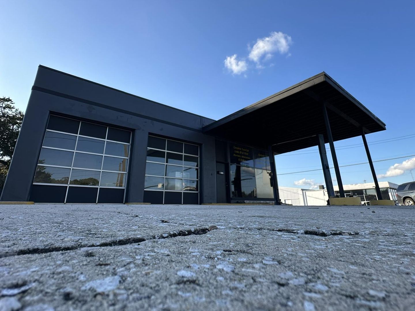 Superior Auto & Offroad service bays in Lakeland, FL
