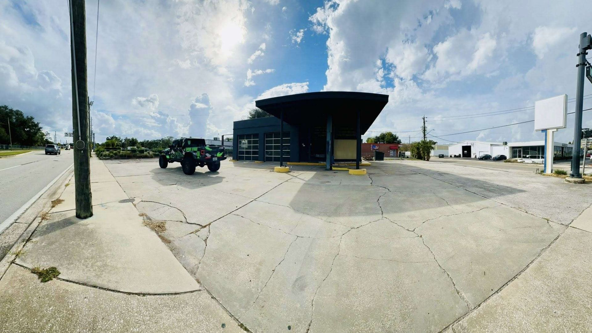 Superior Auto & Offroad shop and lot on South Lake Parker Avenue